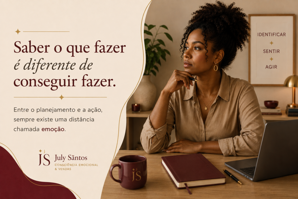 Mulher empreendedora refletindo antes de tomar uma decisão profissional.